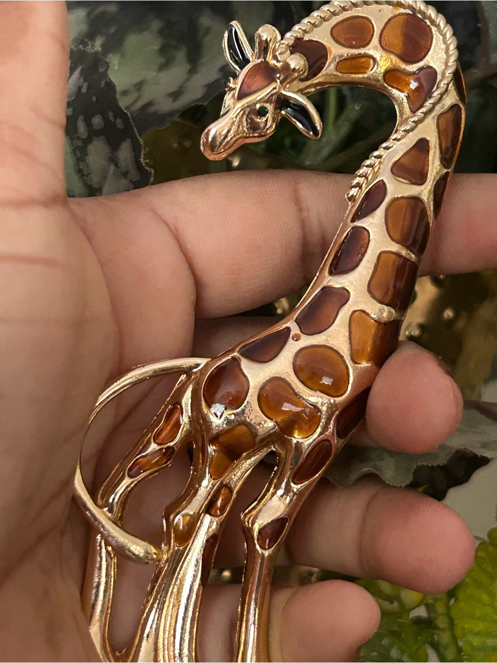 Giraffe Enamel brooch  - Gold and Brown -